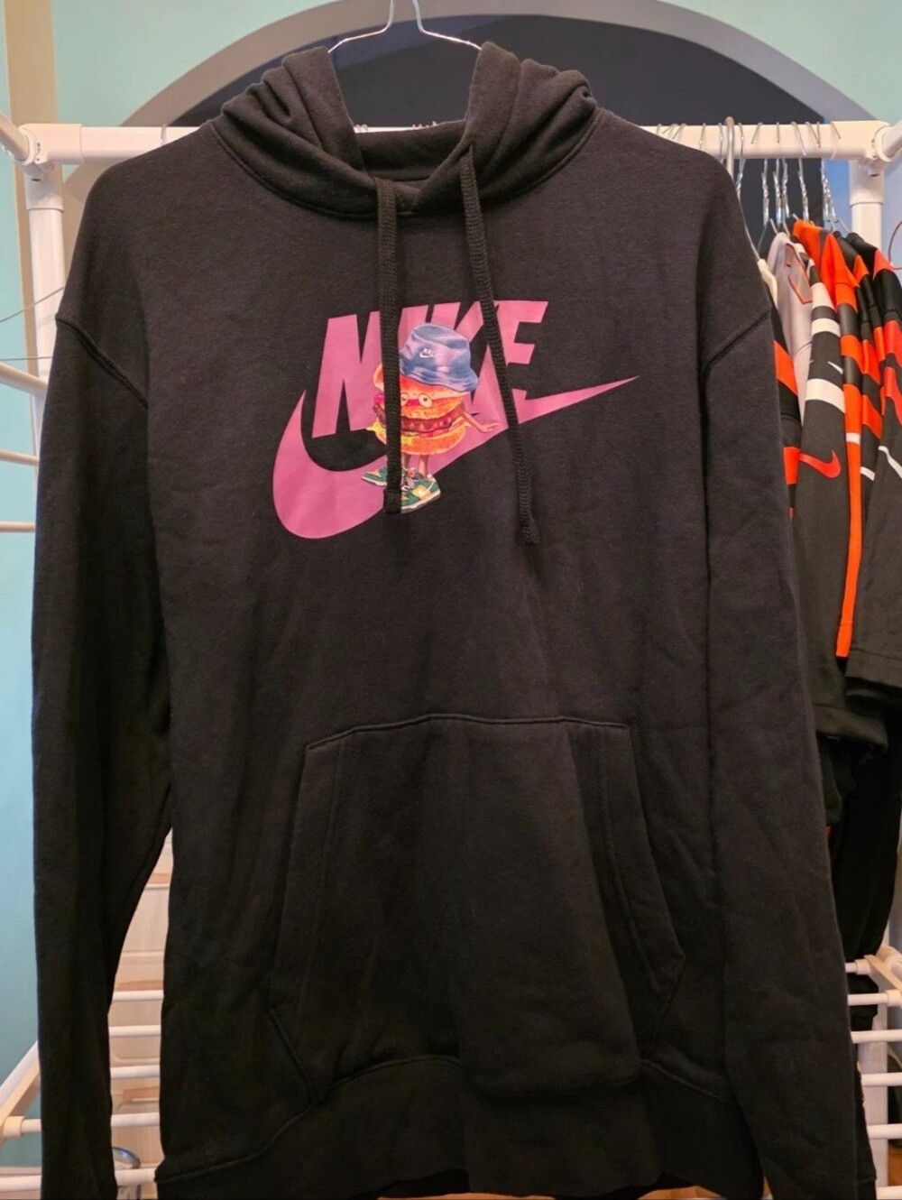 Mens Nike Hoodie. Size Medium, Never Worn